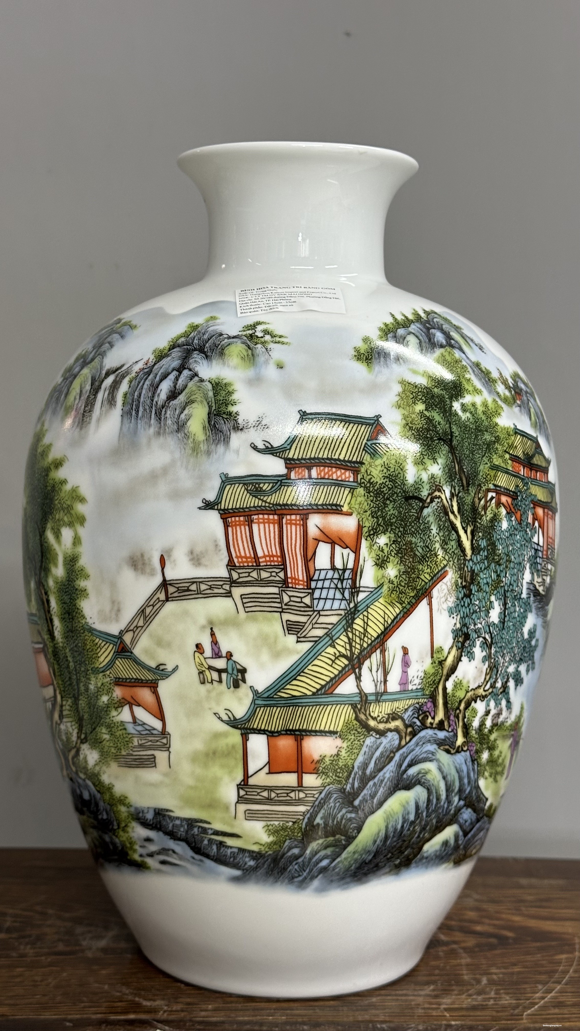 Bình vẽ sơn thuỷ xanh