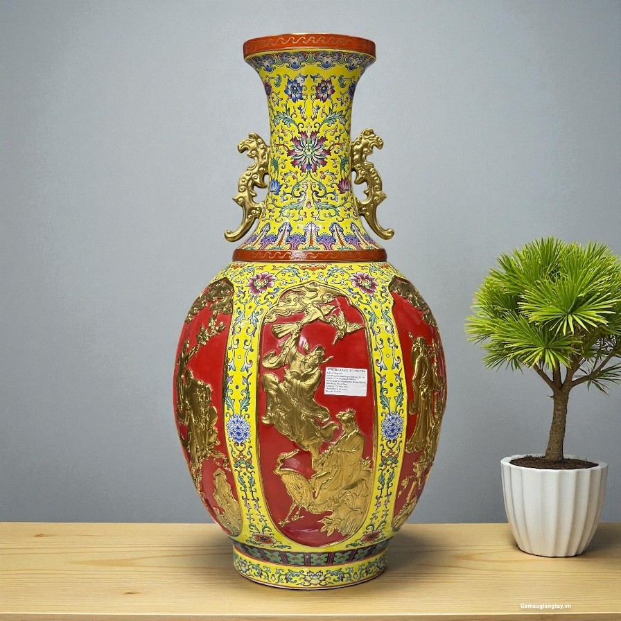 Bình củ tỏi vẽ vàng víp