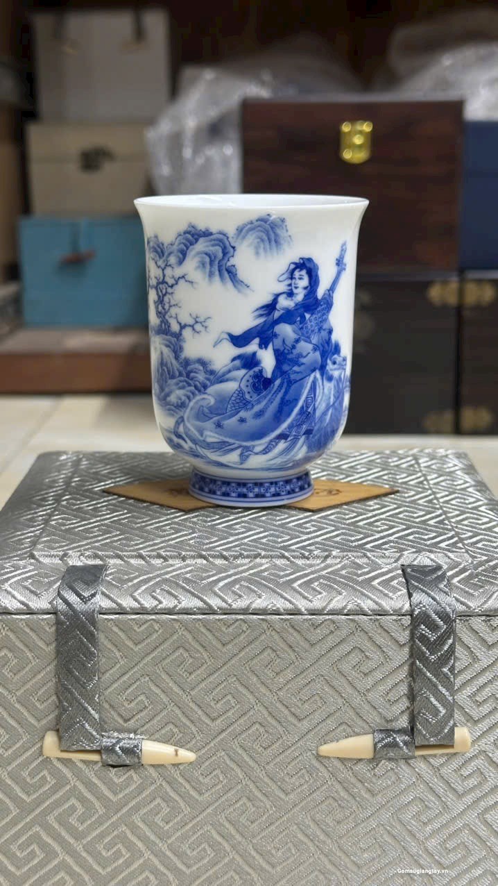 Chén tống