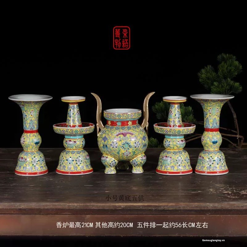 Bộ ngũ sự thờ men gấm vàng